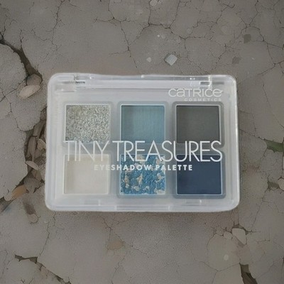 CATRICE TINY TREASURES EYESHADOW PALETTE. 040 Icy Whisper 
