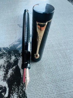Parker Lucky Curve num 222 Füllfederhalter, 14k M Semi Flex Feder, Ebonit, selten.