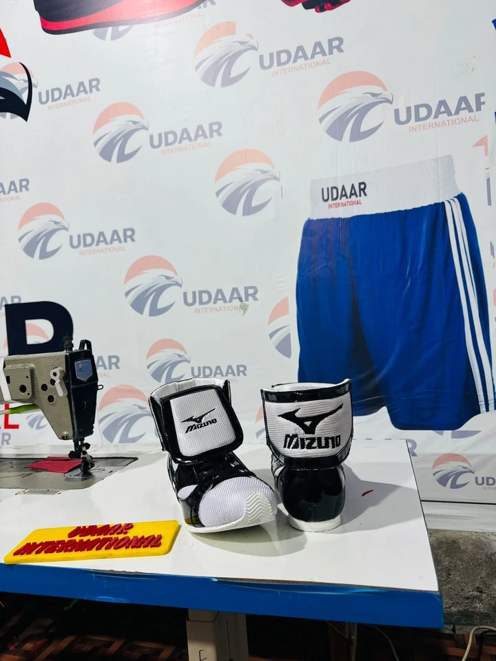 Zapatos de Boxeo Estilo Mizuno | Blanco y Negro | Todas las Tallas Disponibles Foto 2 de 4
