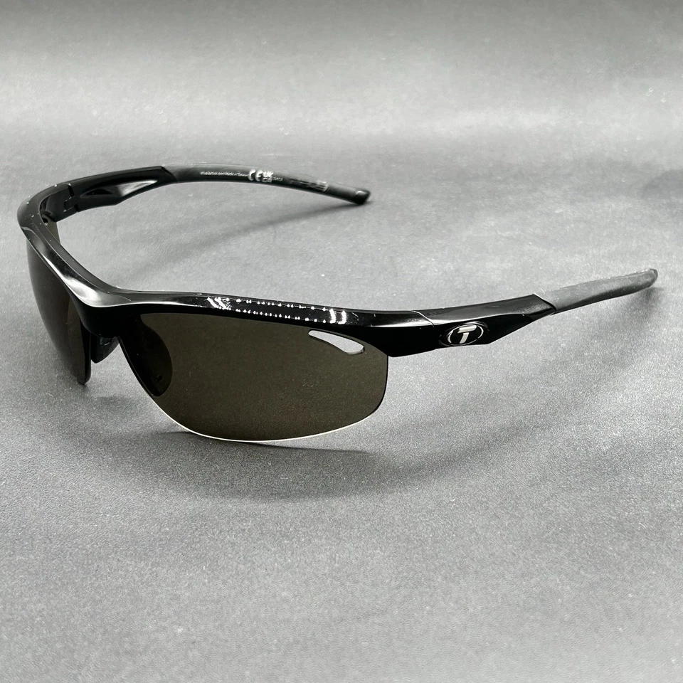 Gafas de sol envolventes Tifosi Veloce negras usadas con estuche y bolsa Foto 2 de 4