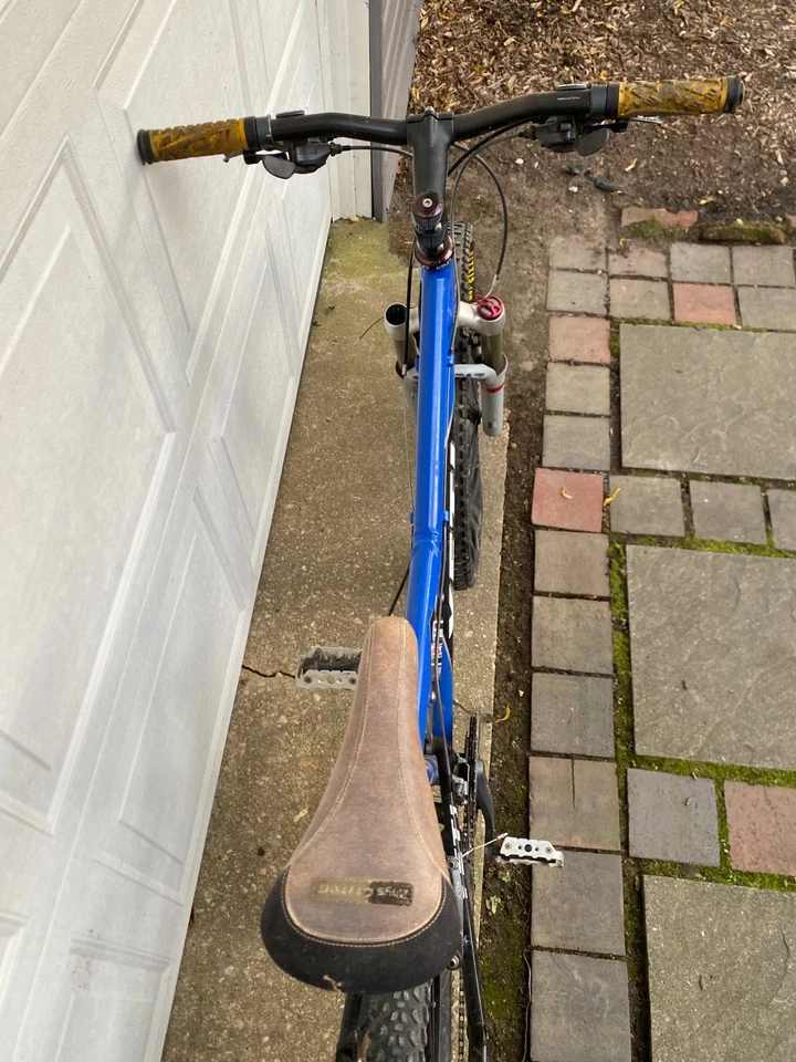 Yeti Cycles AS-R Talla M. Usado en pleno estado de funcionamiento. Foto 2 de 4