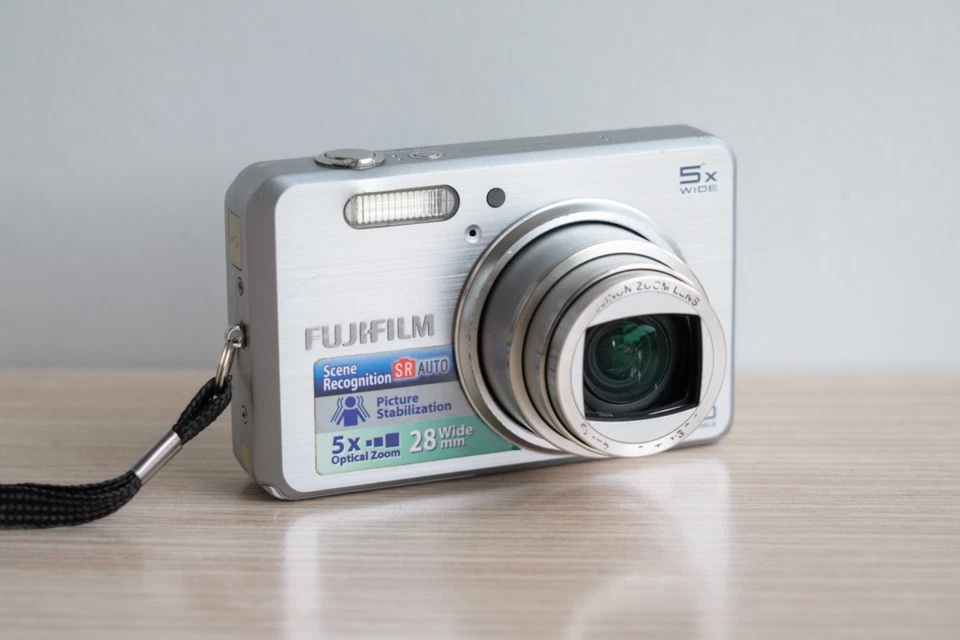 Fujifilm Digital Camera FinePix J210 10.0MP Silver Tested - Full Set Up, photo 2 of 5