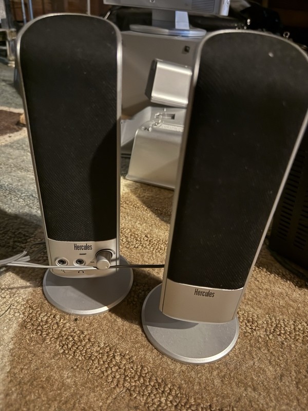 speakers 