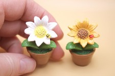 Potted Daisy Sunflower 6Pk 1:6 Scale Resin Plants for Dollhouse, Tiered Tray