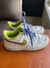 Nike Air Force 1 LV8 size 2Y White/Blue Metallic Gold Stripe DQ7768 100