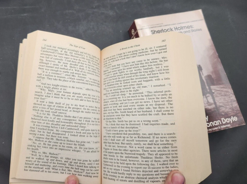 Vtg The Complete SHERLOCK HOLMES 2 Vol. PB Book Set 1930, Sir Arthur Conan Doyle Foto 2 de 3