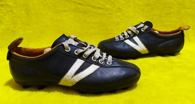 gold football shoes