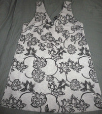 K by kersh Womans XL/TG Dress Gray w Black Floral Sleeveless V-Neck Pull-Over