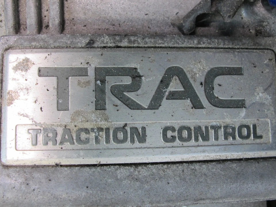 92-96 LEXUS JZZ31L SC300 2JZGE ENGINE THROTTLE BODY TRC W SENSOR OEM - Image 3 of 4