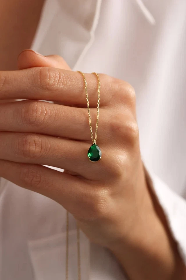 Collana con ciondolo in vero smeraldo verde taglio pera 2,25 CT con argento s... - Immagine 3 di 4