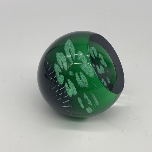 Caithness Scotland Shamrock Art Glass Paperweight #y3795 Signed - Picture 10 of 21
