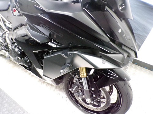 2022 SUZUKI GSX-S1000GT WITH ONLY 5652 MILES FROM NEW - Picture 8 of 20