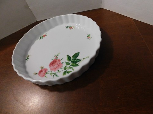 NICE--Christineholm Fluted Quiche Pie Pan Baking Dish White with Pink Roses-NICE - Picture 3 of 12