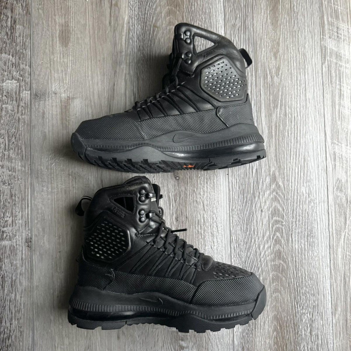 NIKE • Zoom Superdome 