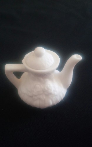 Miniature Bisque Porcelain Tea Set 10 Pieces Made in China Tray 4.5" Diameter - Picture 2 of 10