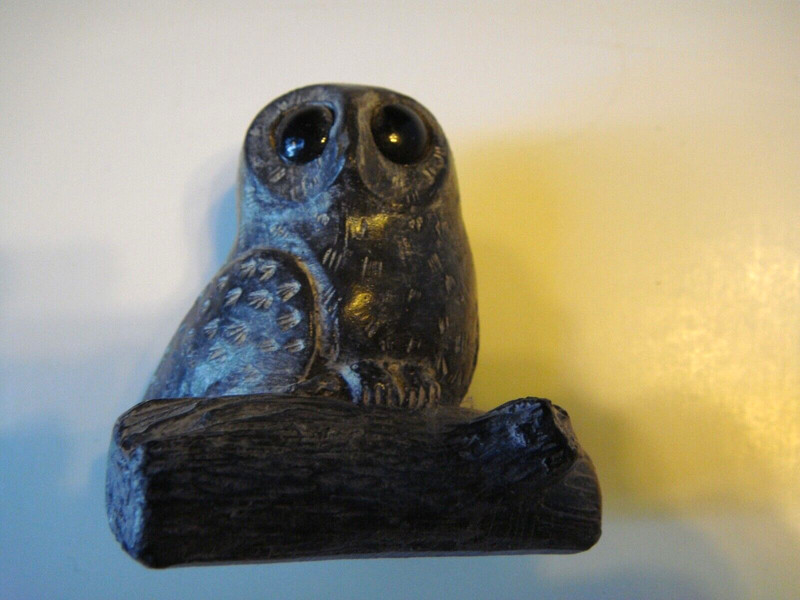 OWLS! VTG, A WOLF ORIGINAL black stone hand carved owl 2.5" tall, made in Canada