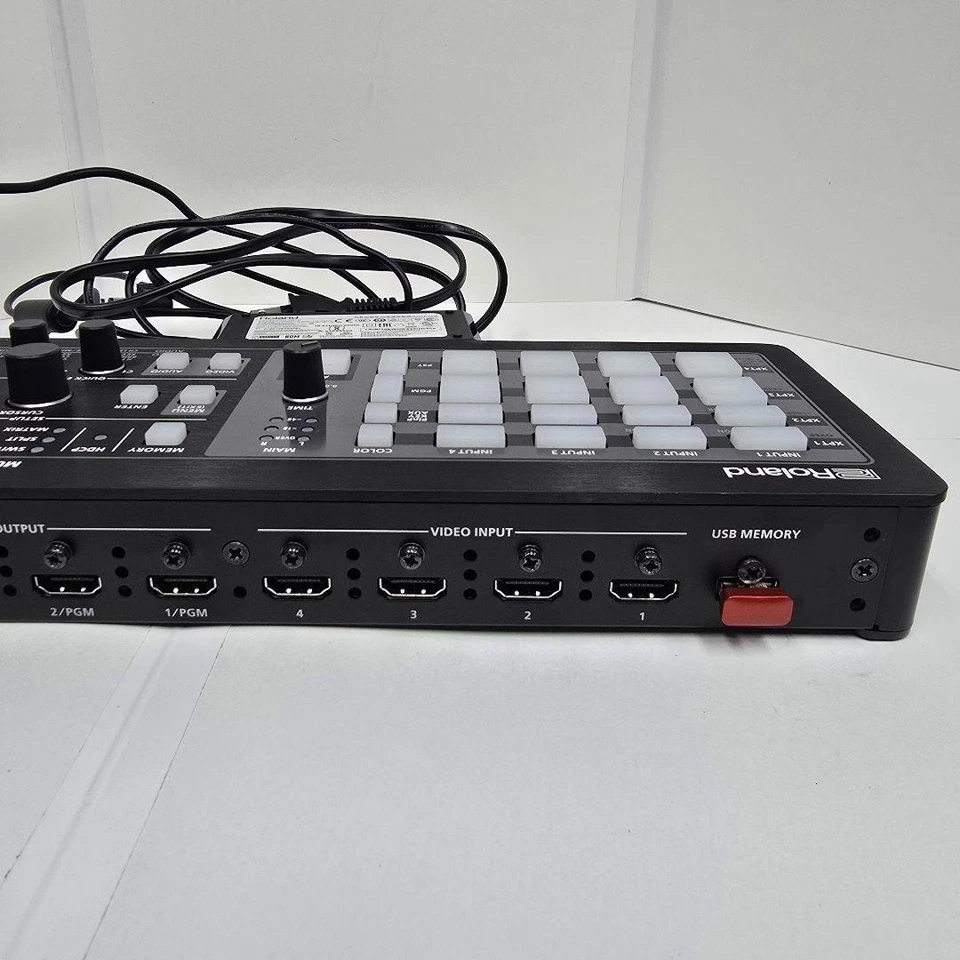 ROLAND XS-1HD • MULTI-FORMAT MATRIX SWITCHER • NEAR MINT • TESTED JAPAN - Image 2 of 4