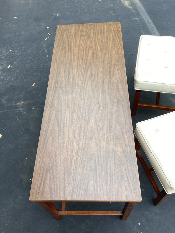 Mesa baja vintage de nogal Lapine-Snyder diseño JENS RISOM con taburetes a juego Foto 4 de 4