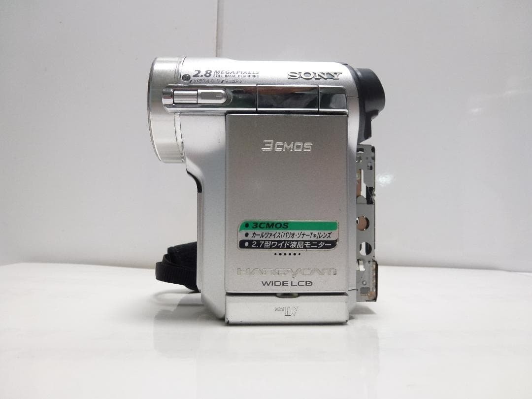 JUNK Sony Handycam DCR-PC1000 Mini DV Digital Camcorder with Lens