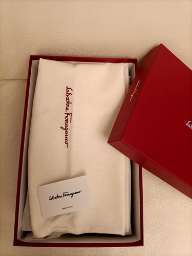 Salvatore Ferragamo Ladie's Sneaker size 8 / EU 38,5 / US 9 - Picture 12 of 12