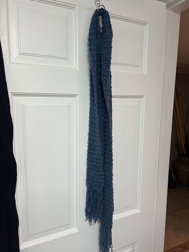 Hand Knit Fringe Scarf Soft Cozy Blue 21" - EUC - Picture 5 of 7