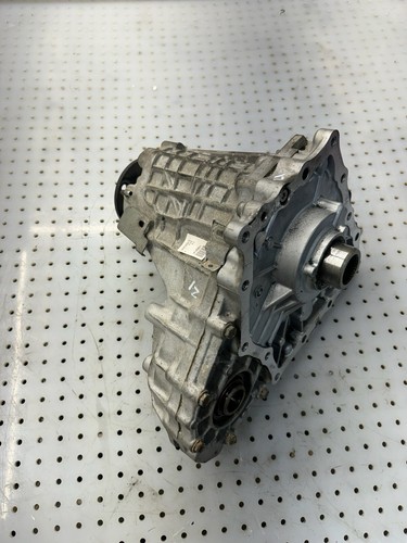 2013 Infiniti G37 Transfer Case OEM USED - 第 1/10 張圖片