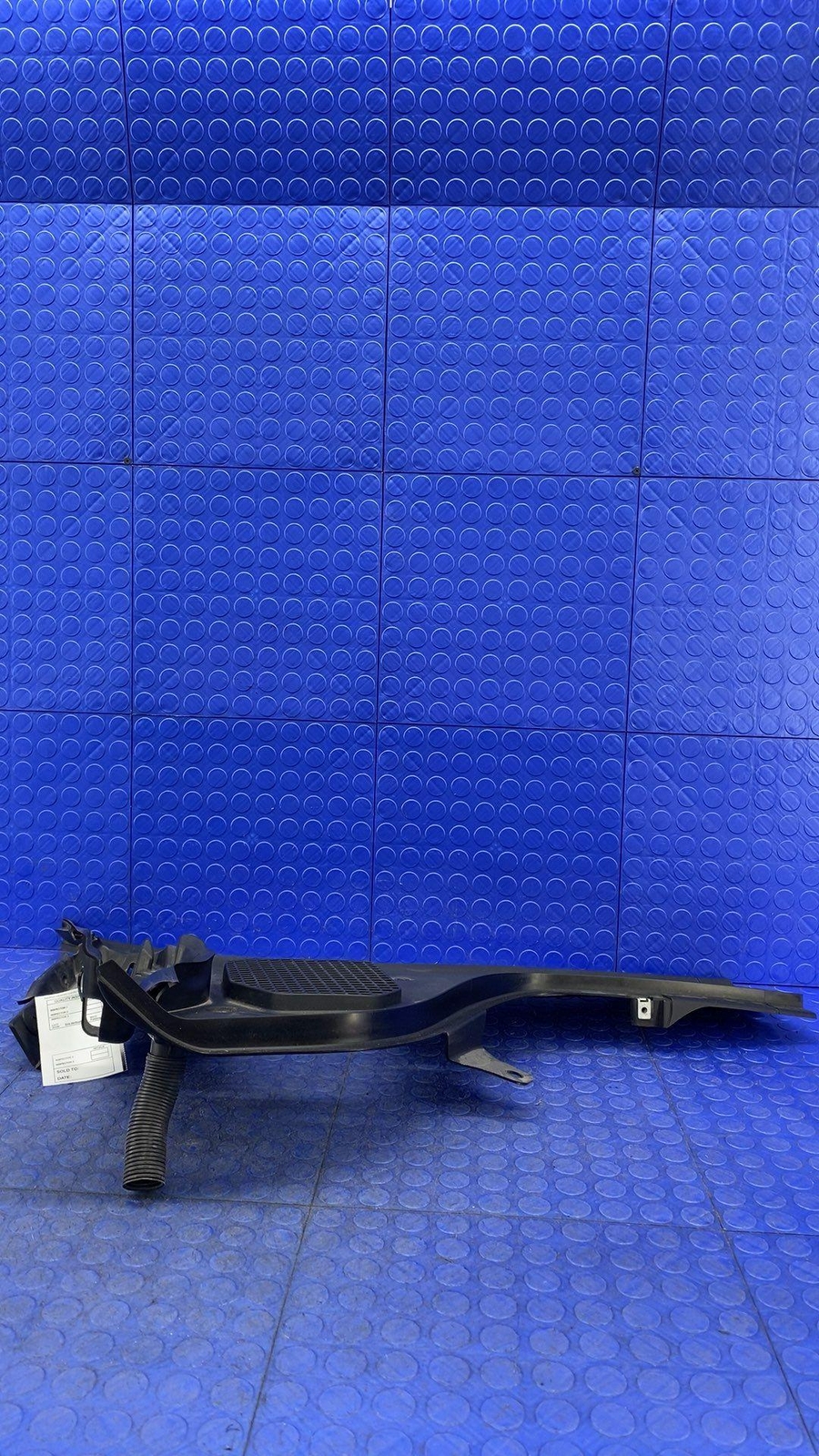 2008-2014 FERRARI CALIFORNIA FRONT RIGHT WINDSHIELD COWL COVER PANEL 82501400
