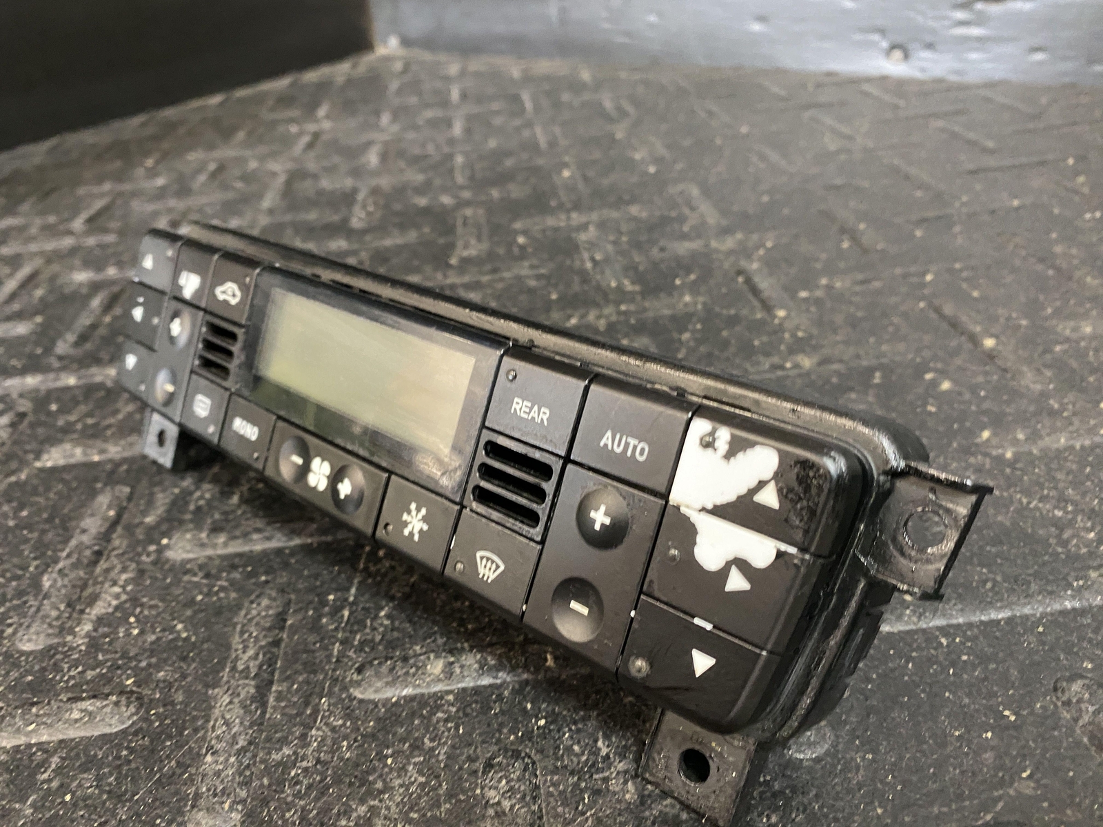 08-19 MASERATI GRANTURISMO A/C HEATER TEMPERATURE CLIMATE CONTROL PANEL SWITCH
