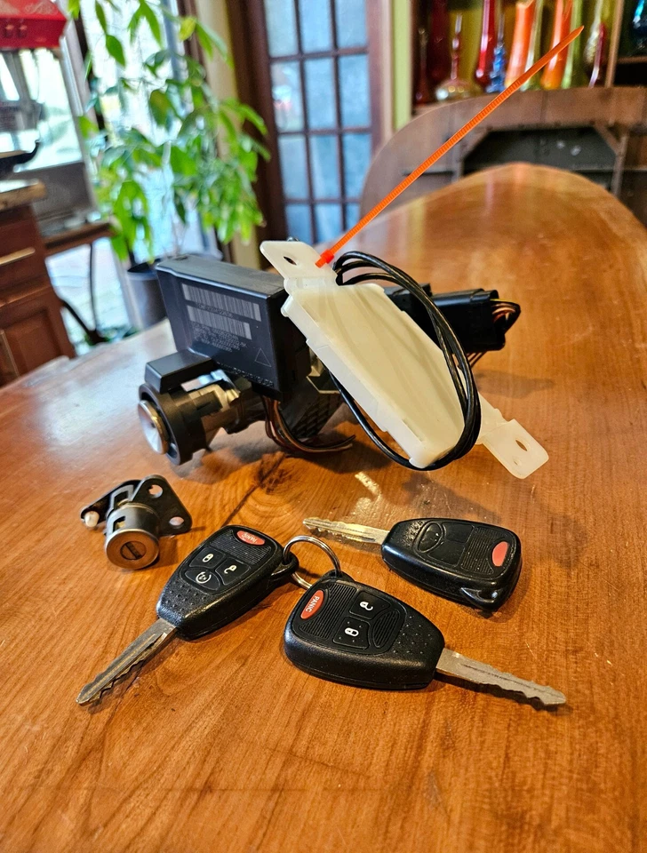 Juego de interruptor de encendido y cerradura de puerta Jeep Patriot 10-11 con antena inmovilizadora de 3 llaves Foto 2 de 4