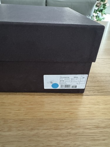 Valentino Sneaker - Size 40 - RRP $1250.00 - Excellent Condition - Picture 6 of 9
