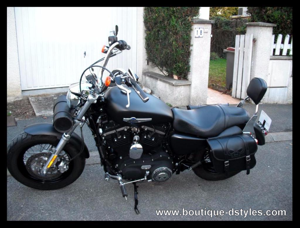 Sacoche Moto Cavalière En Cuir Noir Avec Tête De Mort (skull) - Custom Harley Shadow Virago