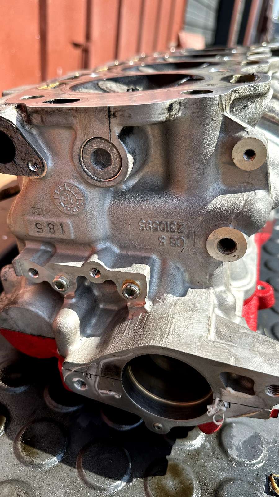 Ferrari 488 GTB Spider LEFT HAND CYLINDER HEAD LH Bank2 complete w camshaft OEM
