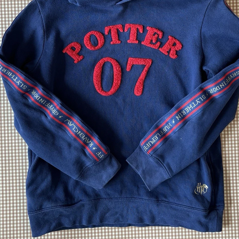 Sudadera con capucha Harry Potter Mini Boden “POTTER 07”. Talla 8-9. Azul Preppy *LEER Foto 4 de 4