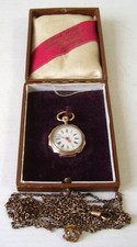 Antike schöne 333 Gold Damen Taschenuhr mit Halskette im Etui um 1900 (12)