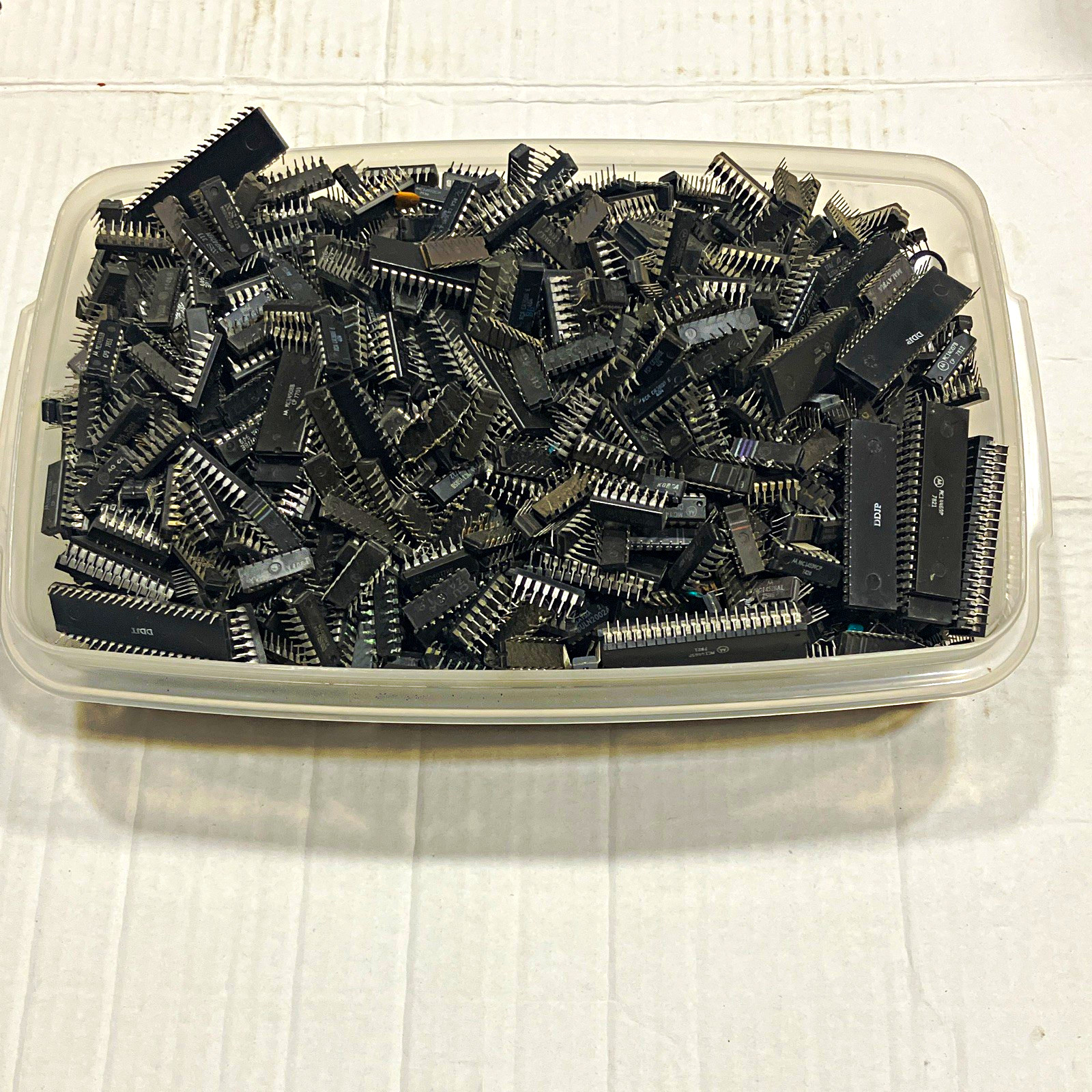 Bulk vintage IC chips & EPROMs. 3 pounds. Precious Metal Recovery