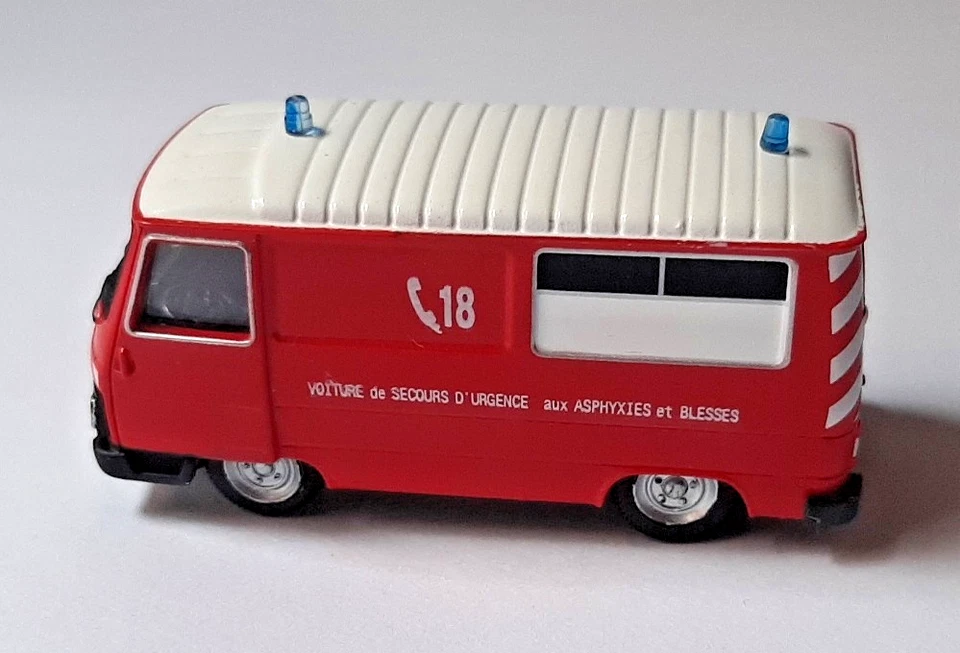 Norev 472105 - Peugeot J9 Sapeurs Pompiers - Bomberos - 1:87 - OVP - Imagen 2 de 3