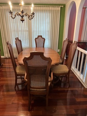 THOMASVILLE Ceremony Collection Mediterranean Walnut Dining Set (Table + Chairs)