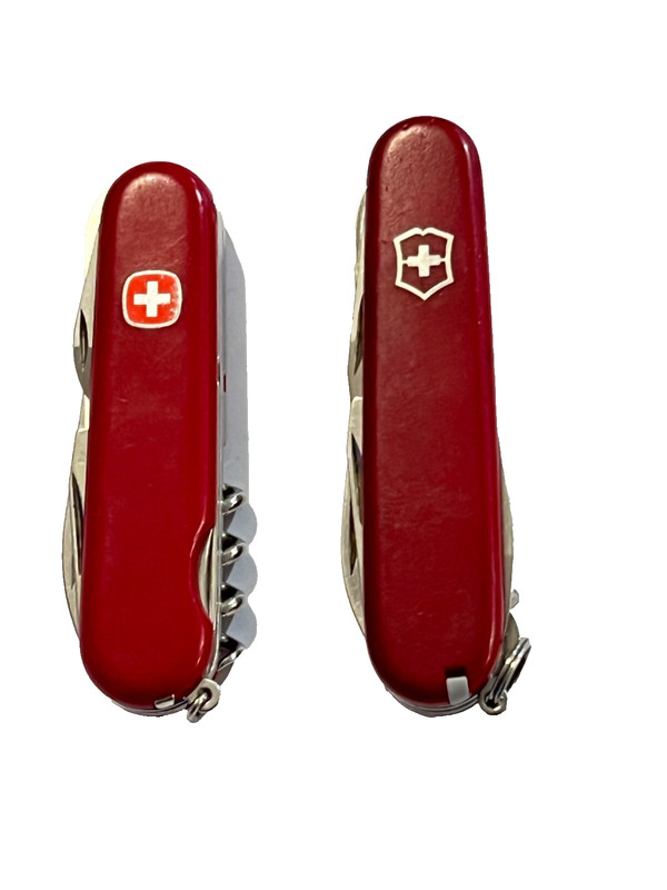 Lot of 2 Swiss Army knives - Victorinox Huntsman - Wenger EVO 10