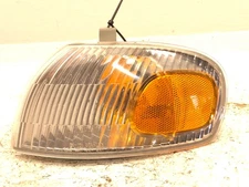 98-02 Chevy Geo Prizm Driver Left Front Turn Signal Light Lamp Fender Mounted