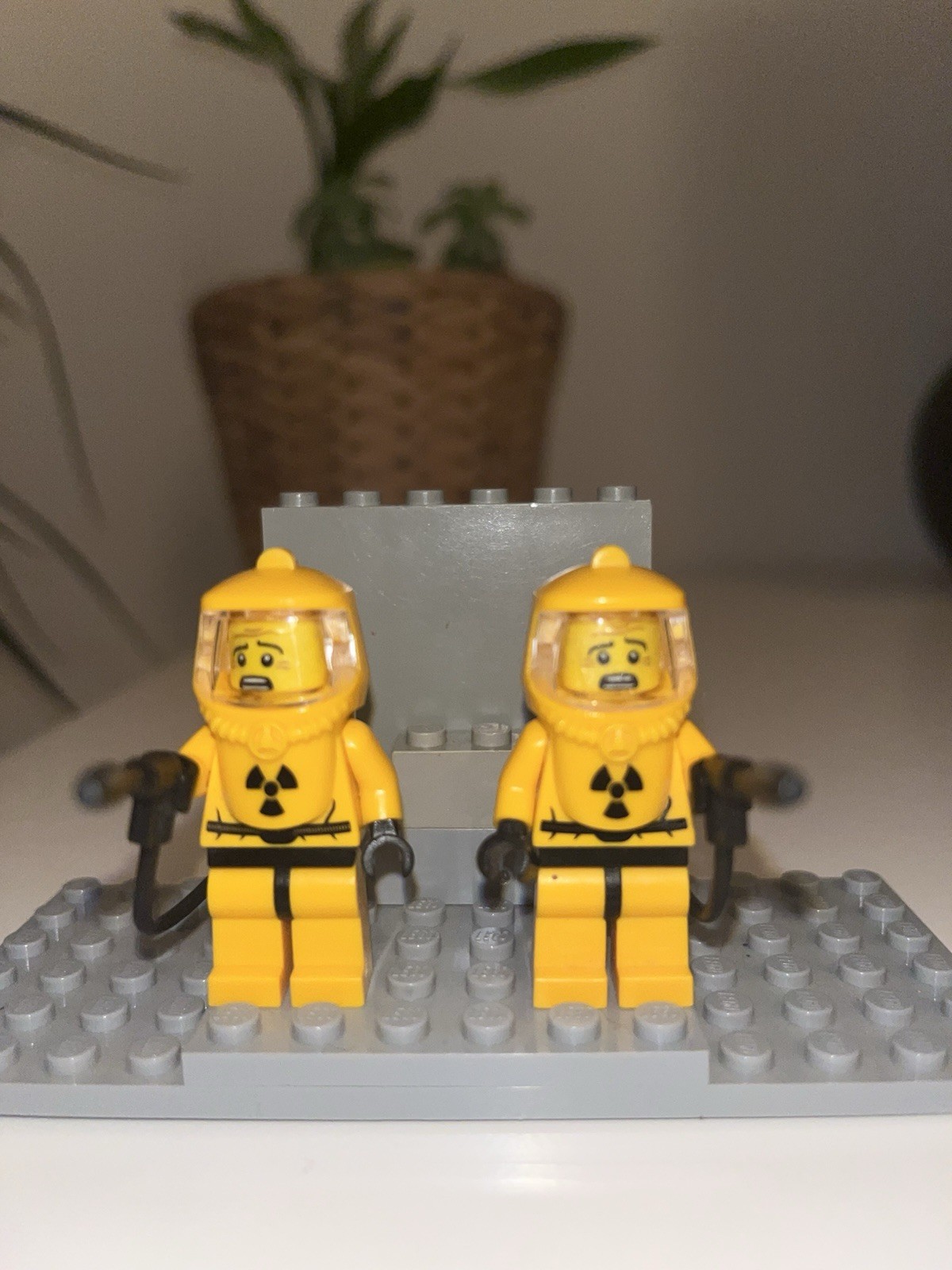 Lego Hazmat Guy figurine originale certifiée neuve du set collector 8804