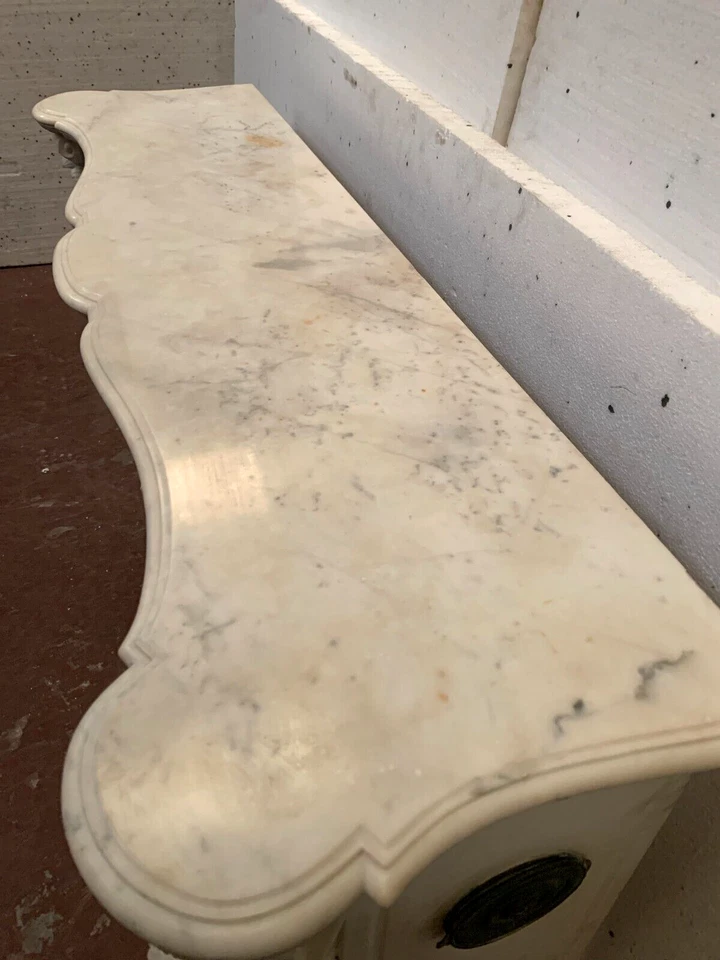 Cheminée de style Louis XV en marbre blanc de Carrare XIX siècle - Photo 3/4