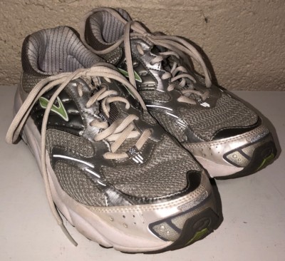 Brooks The Ariel Womens Running Athletic Shoes Size 10