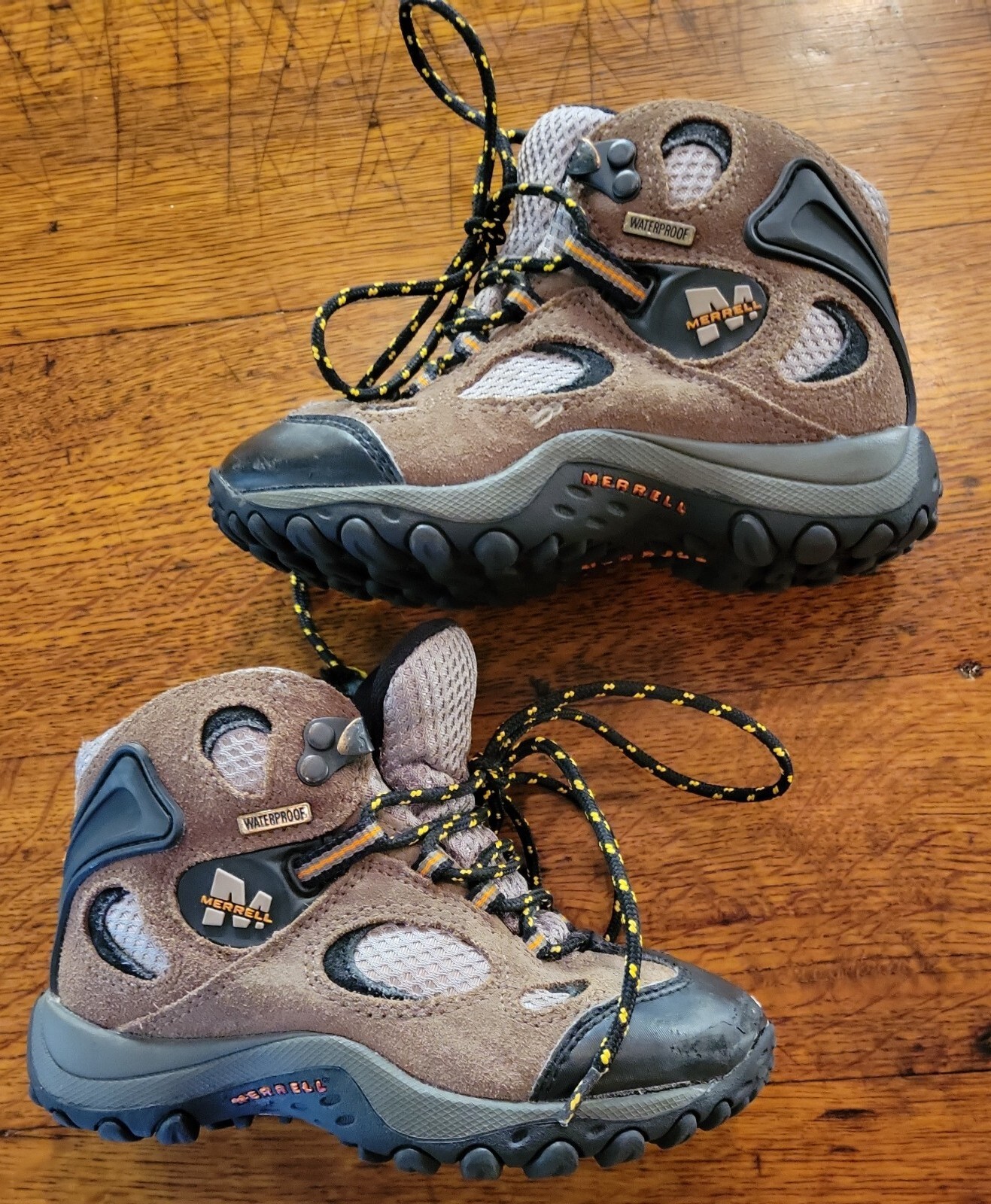 youth merrell hiking boots