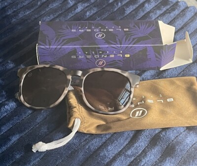 Blenders Eyewear BE1023 Tiger Mark Round Brown Sunglasses