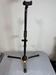 Hercules DS730B Guitar Stand Auto Grip