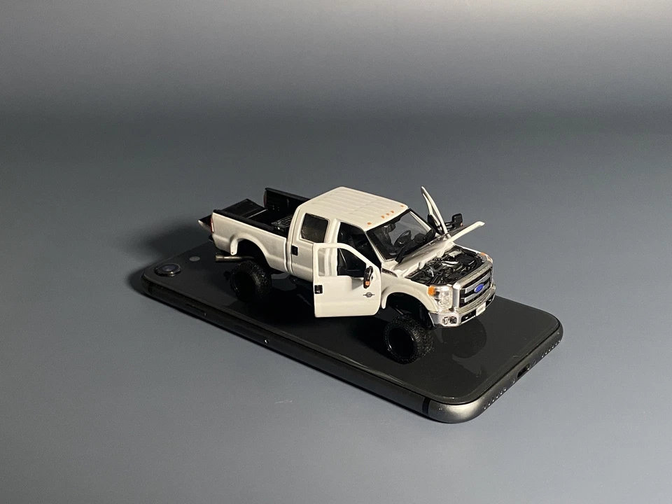 Camioneta pickup Ford F250 F-250 Super Duty 1/64 personalizada/elevada modelo de juguete Foto 2 de 4