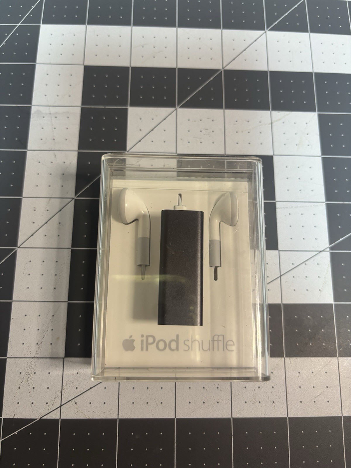 Apple iPod Shuffle 3rd Generation 2GB Black Model A1271 Open Box READ