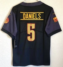 YOUTH WASHINGTON COMMANDERS Jayden Daniels #5 Customized Size L (14/16) NWT 