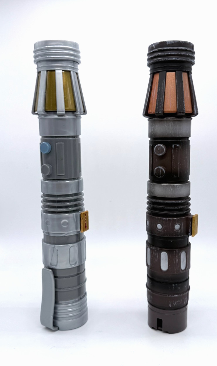 Disney parks star wars blue / red extendable jedi training academy lightsaber