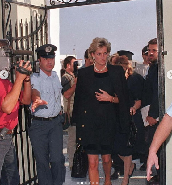 Ronit Zilkha Kleid aus Wolle und Samt - wie von Prinzessin Diana getragen